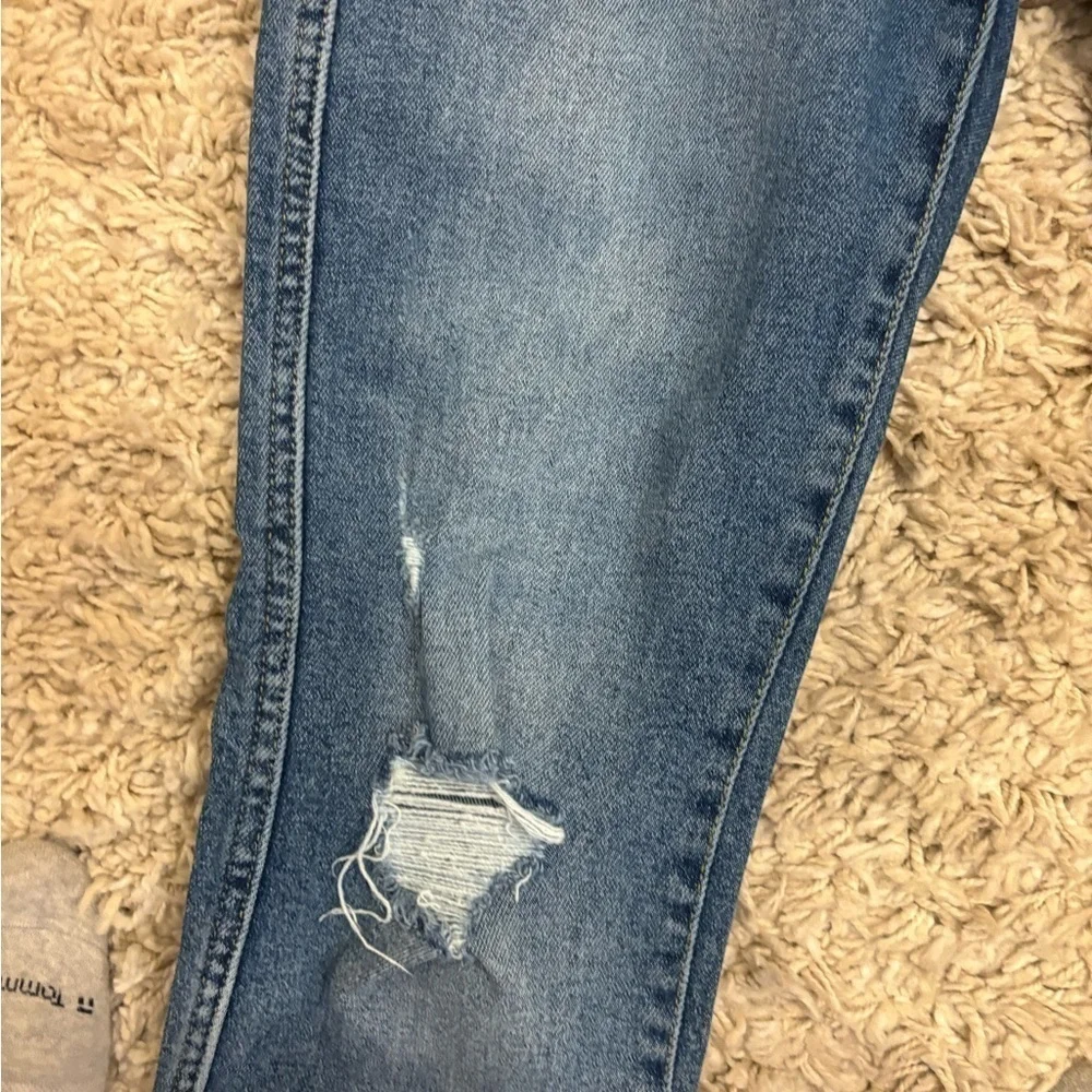 GAP Stretch Straight Leg Ripped Jeans Size 29